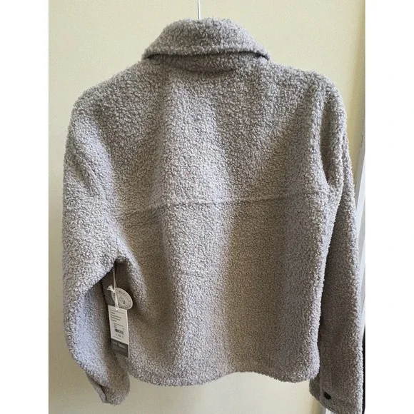 $158 New With Tags Vuori Sycamore Short Shirt Jacket Size S Dark Salt - Picture 5 of 10